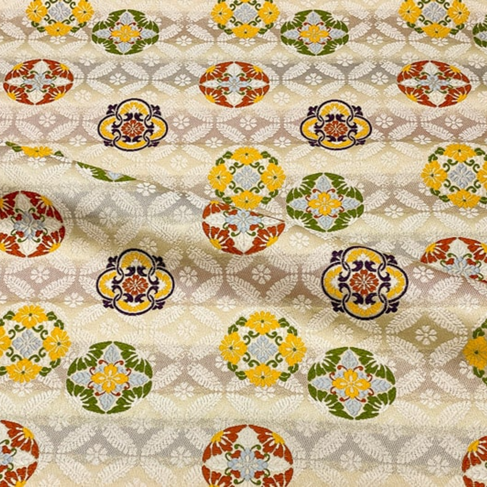 Fern & Interlocking Circles Floral Medallion