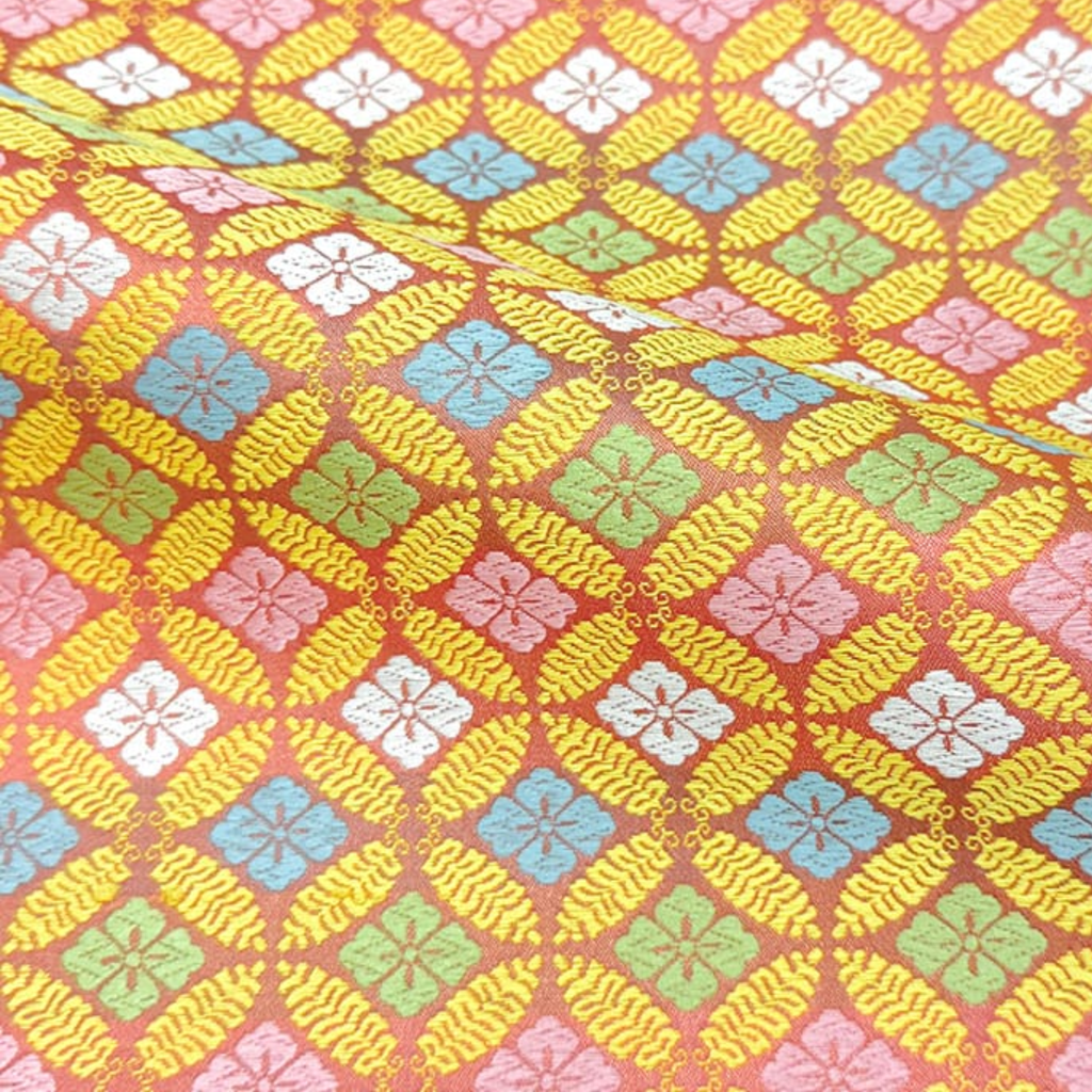 Fern & Interlocking Circles Pattern