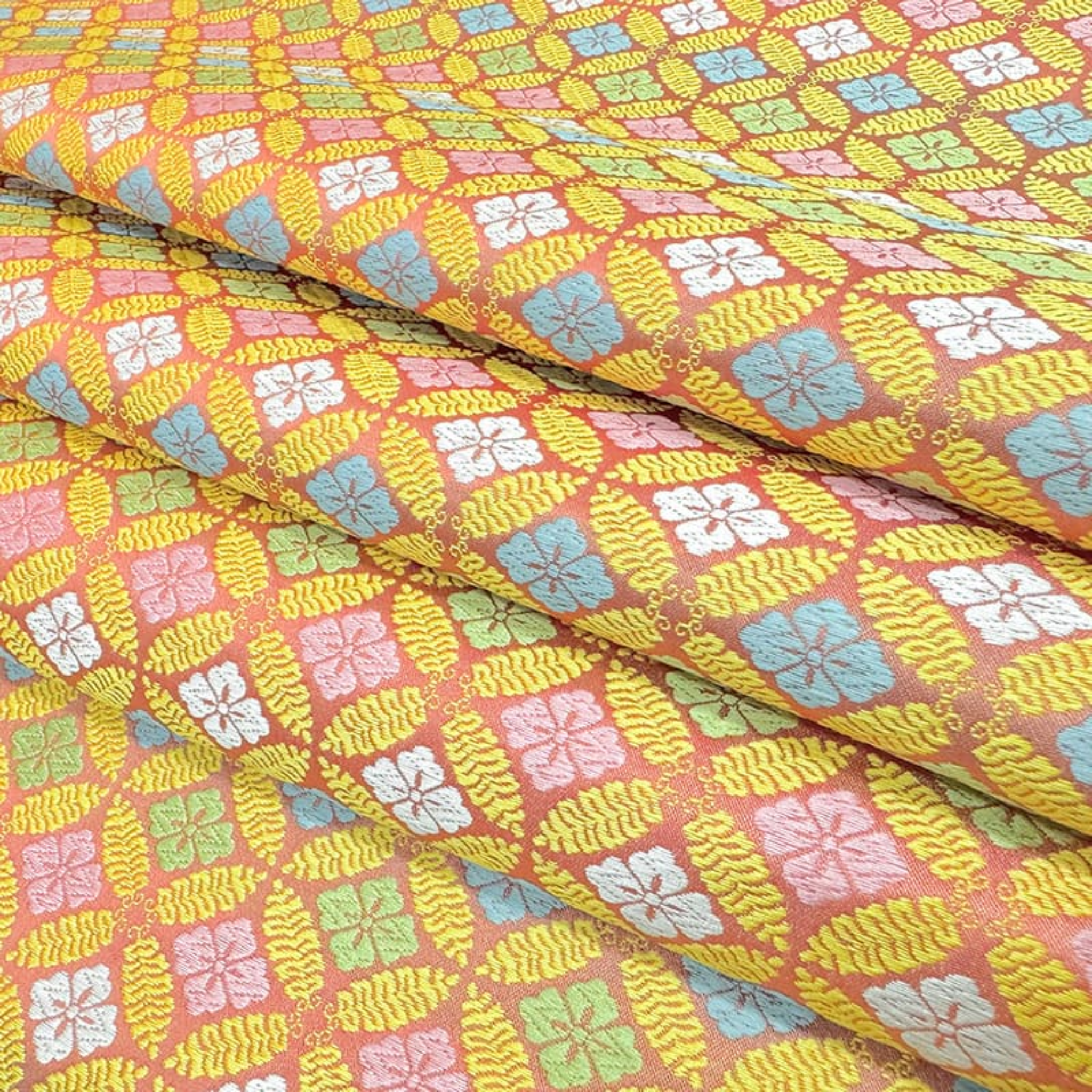 Fern & Interlocking Circles Pattern