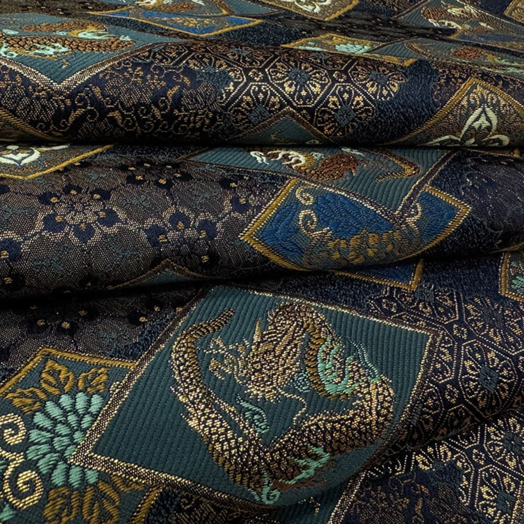 Dragon on Floral Diamond Pattern