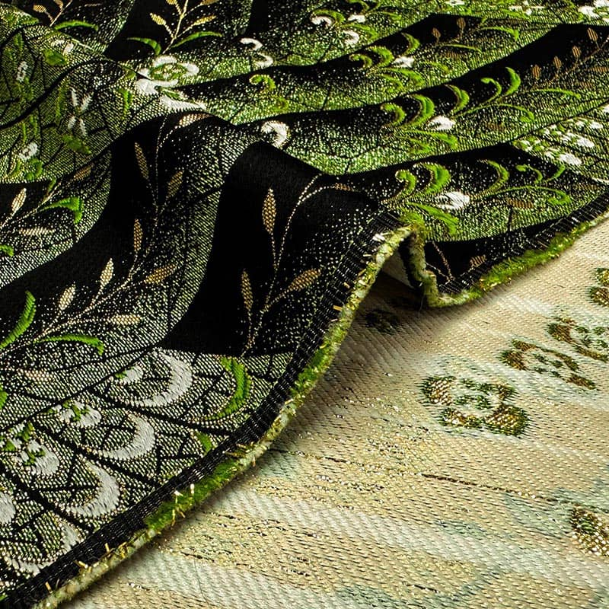 Luminous Floral Stream (Green)